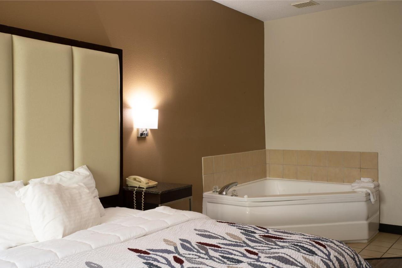 Blisspoint Inn & Suites Маріон Екстер'єр фото