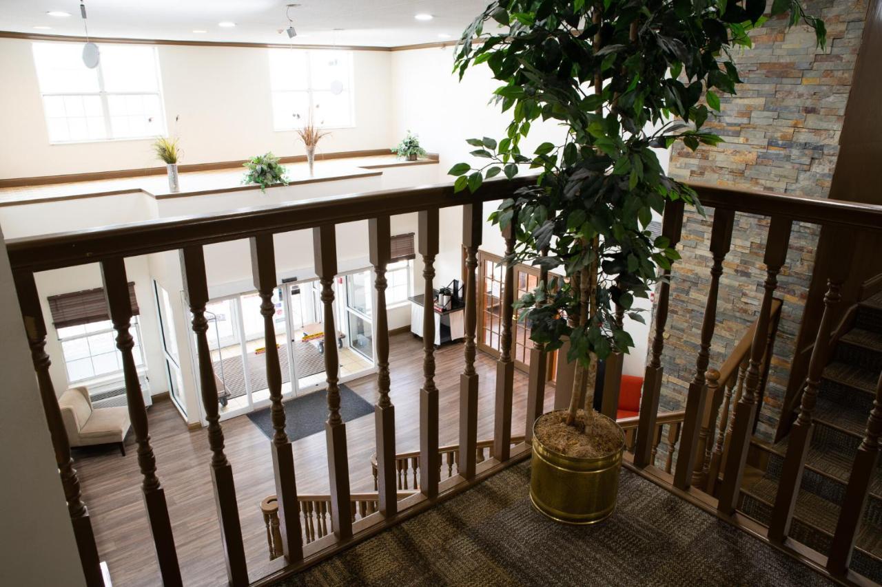 Blisspoint Inn & Suites Маріон Екстер'єр фото