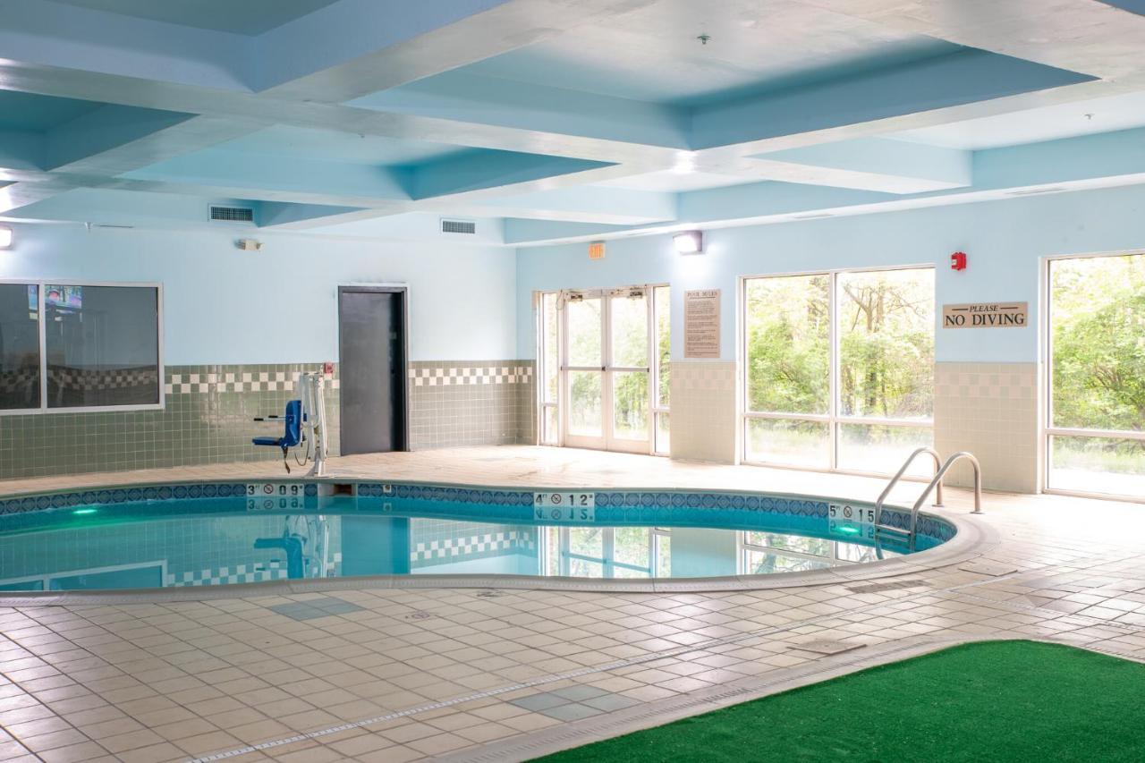 Blisspoint Inn & Suites Маріон Екстер'єр фото