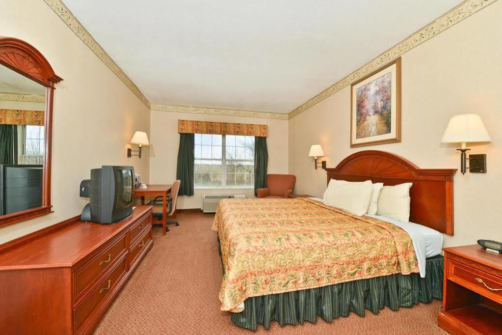 Blisspoint Inn & Suites Маріон Екстер'єр фото